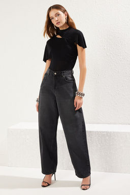 Trendyolmilla Siyah Drapeli Par?lt?l? Simli Orme Bluz TPRSS25BZ00012