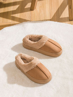 S?et G?r?n?ml? Kad?n Ev Terli?i