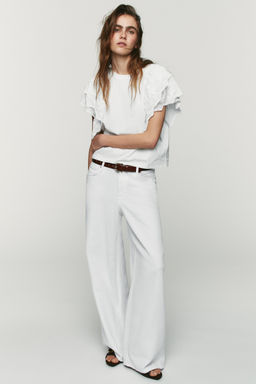 CAMISETA VOLANTES MANGA CORTA / Blanco