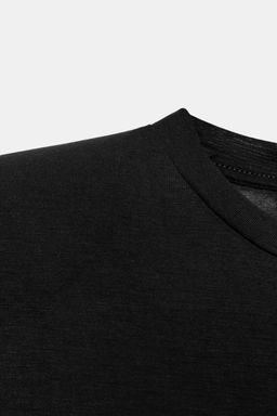 CAMISETA HOMBRERAS FLUIDA MANGA SISA / Negro - Zara фото 7