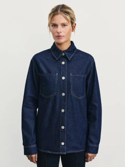 Джинсовая рубашка на пуговицах / Zarina фото 3