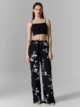 Брюки домашние женские черные с узором сакуры