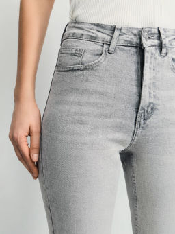 Джинсы bootcut с высокой посадкой / Zarina фото 6