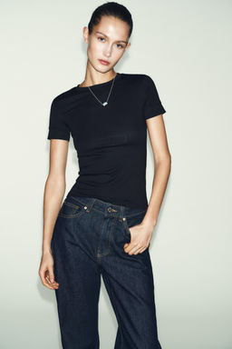 CAMISETA MINIMAL MANGA CORTA / Negro - Zara фото 2