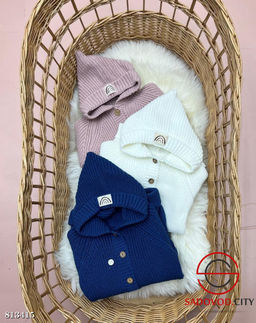 Вязанный комплект 3 ка для новорожденных на выписку