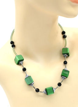 Колье женское с кошачьим глазом кубик 14*14мм, цв.зеленый, 48см