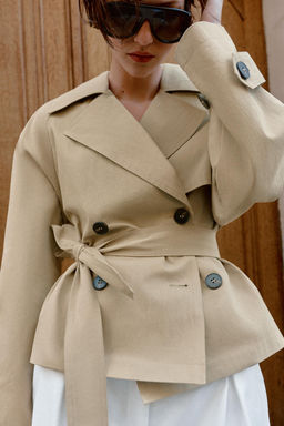 TRENCH CORTO CINTUR?N HOMBRERAS / Camel claro - Zara фото 8