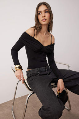 Siyah Carmen Yaka Orme Body TPRAW26BD00022