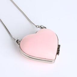 Сумка мини-клатч на магните, в форме сердца, жёсткий корпус, на длинной цепочке, розовая