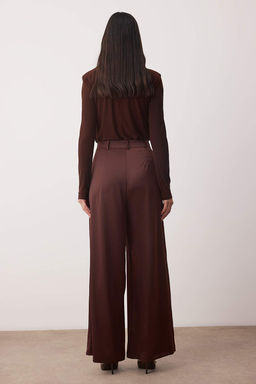 Koyu Kahverengi Wide Leg/Genis Paca Saten Gorunumlu Dokumlu Pantolon TPRAW26PL00004 - Trendyolmilla фото 4