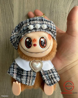 Плюшевая мягкая игрушка Лабубу в одежде