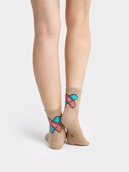 Цена за 5 пар! Носки женские бежевые высокие с узором в виде пластырей