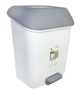 Контейнер для мусора с педалью Step 15 л SV4061