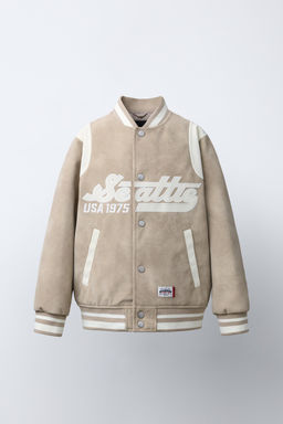BOMBER EFECTO ANTE TEXTO / Piedra