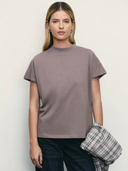 Футболка со спущенным плечом из хлопка / Zarina