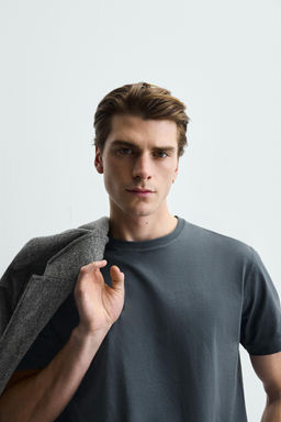 BASIC MEDIUM WEIGHT T-SHIRT