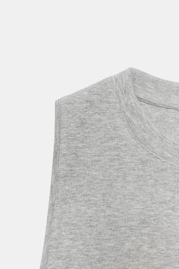 SEAMED SLEEVELESS TOP - Zara фото 8