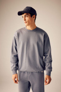 Базовый свитшот Oversize с круглым вырезом