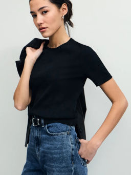 Базовая футболка в рубчик / Zarina