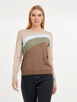 джемпер женский прямого кроя со спущенной линией плеча