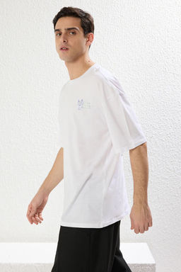TRENDYOL MAN Beyaz Oversize/Genis Kesim S?rt Bask?l? %100 Pamuk Tok Kumas T-shirt TMNSS25TS00046 - Trendyolmilla фото 2