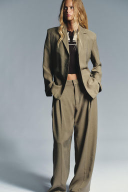 BLAZER WITH SHOULDER PADS AND THIN BELT - Zara фото 3