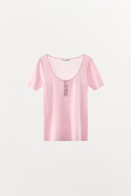 CAMISETA PUNTO BOTONES / Rosado