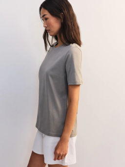 Базовая футболка из хлопка REGULAR0526-150 / Zarina