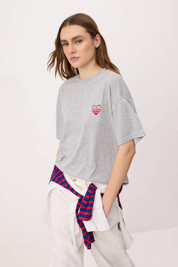 Gri Melanj Bask?l? Oversize Bisiklet Yaka K?sa Uzun Tok %100 Pamuk Orme T-Shirt TWOSS26TS00210 - Trendyolmilla фото 2