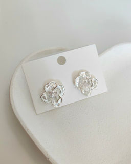 Стильные серьги