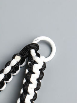 Цена за 2 шт. Брелок для ключей на карабине «Паракорд», шнур 0.5 см, чёрно-белый, на сумку, рюкзак, 14.5×1.8×0.8 см