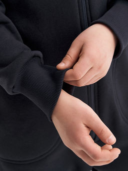 Черный комбинезон с наколенниками для мальчика