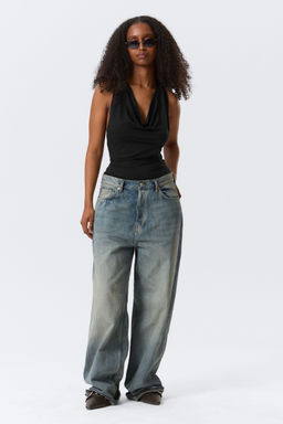 Top tipo halter con ca?da en cascada