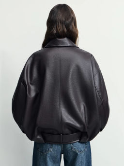 Куртка-бомбер из искусственной кожи с ремнем / Zarina  фото 6