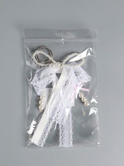 Брелок для ключей на карабине «Жемчужный бант с кружевной тесьмой», бусины d=0.4 и 0.8 см, на сумку, рюкзак, 16×9.5×1 см