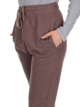 J-02 BROWN Брюки спортивные женские (85% хлопок, 15% полиэстер)