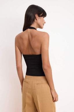 Siyah Boyundan Gecmeli Fitted/Vucuda Oturan Orme Bluz TWOSS25BZ00591