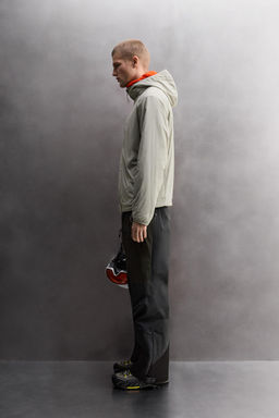 RECCO® WATERPROOF SKI SHELL TROUSERS - Zara фото 18
