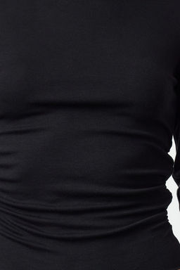 Siyah Viskon/Yumusak Kumasl? Fitted Buzgu/Drape Detayl? Kay?k Yaka Esnek Orme Bluz TWOAW25BZ00225