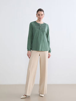 Ba?lamal? Yaka Nak??l? Bluz