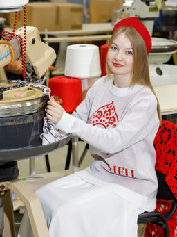 Джемпер вязаный Делу венец