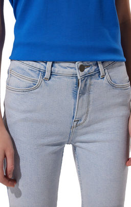 Джинсы женские