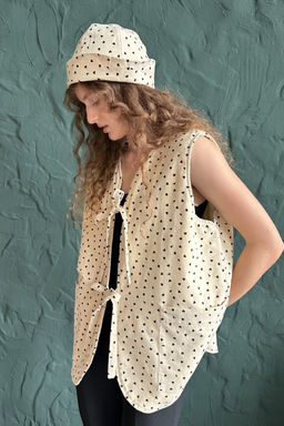 Жилет стеганый HOME109/03/Бежевый, черный