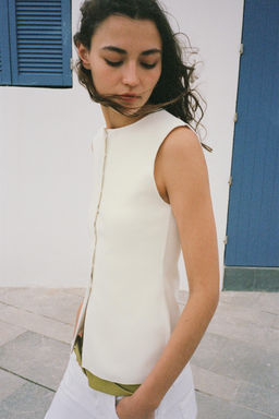 TOP CHALECO BOTONES / Blanco roto