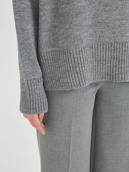 Свитер вязаный оверсайз