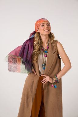 Палантин из вискозы с акварельно-геометрическим принтом - Модные истории фото 5