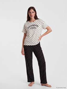 Bisiklet Yaka Puantiyeli Kad?n Pijama Tak?m