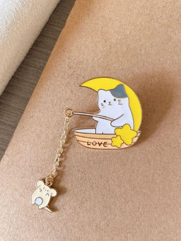 Значок металлический iLikeGift "Moon fishercat"