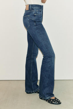 ZW COLLECTION BOOTCUT MID-RISE CONTOUR JEANS - Zara фото 5