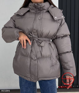 Зимняя женская куртка с капюшоном